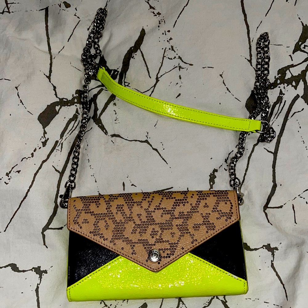 REBECCA MINKOFF WALLET ON CHAIN!